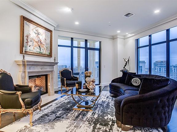 3rd image of 2555 N Pearl St APT 1904