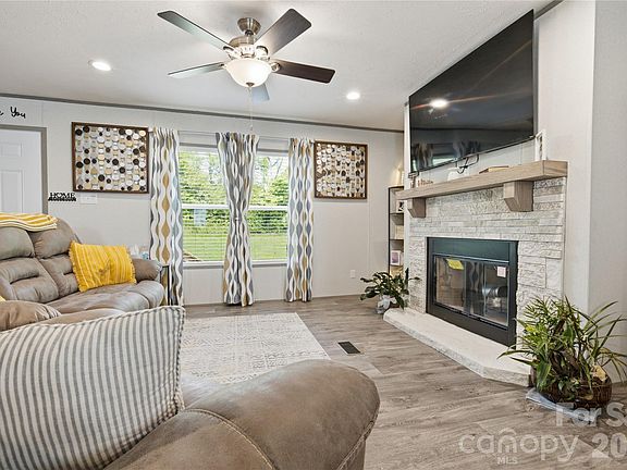 5th image of 3906 Hollis Rd