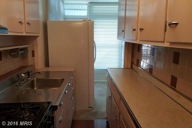 2nd image of 414 16th St SE