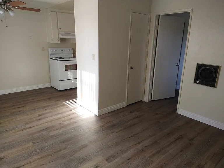 Villa Azusa Senior Apartments (55+) — Photo 5