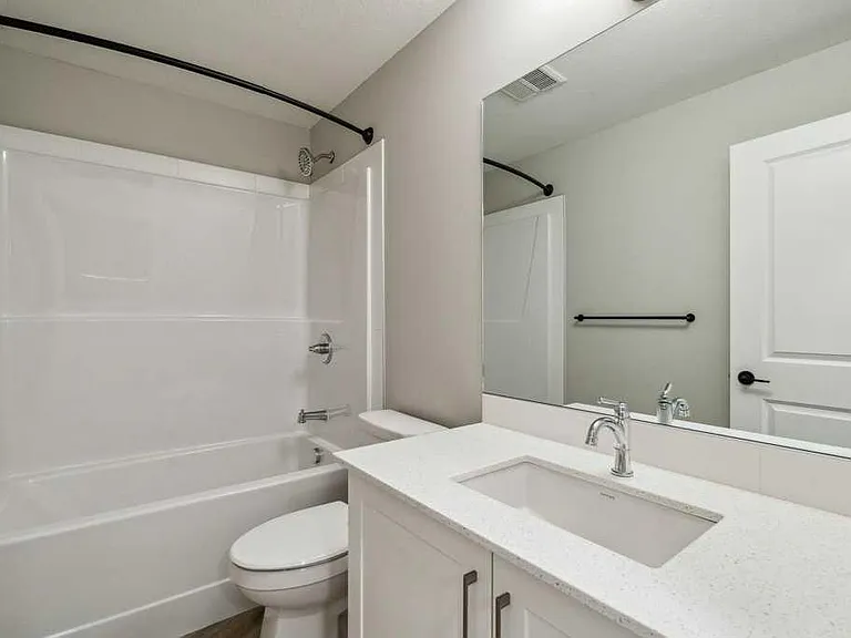 140 Mahogany St S #106 — Photo 16
