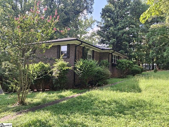 3rd image of 211 Thomas Rd