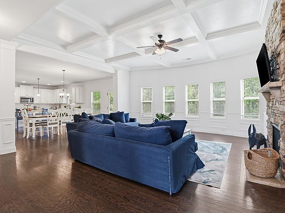 4th image of 247 Ivy Woods Ct