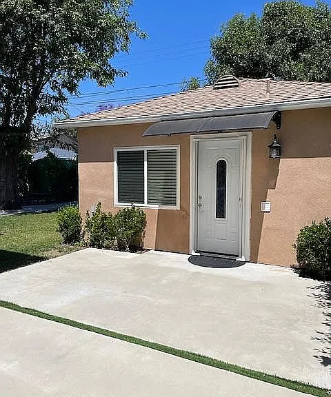 6504 Hesperia Ave — Photo 9