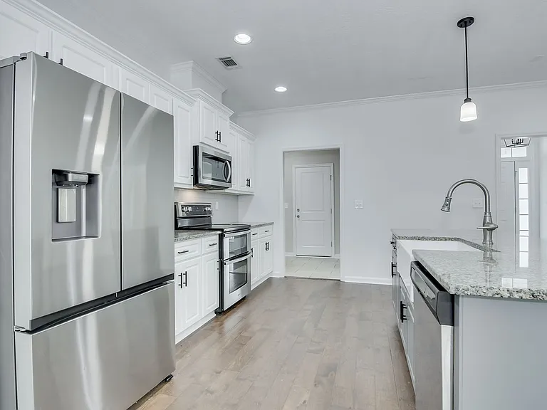 810 Fenwick Ct — Photo 9