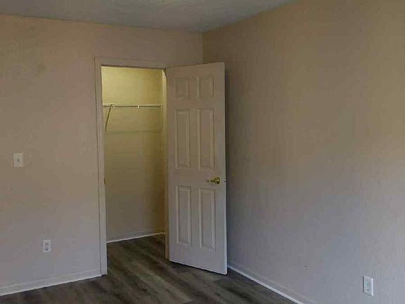 5th image of 976 Robert St S APT 205