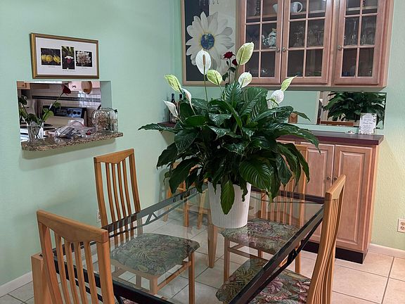 4th image of 542 Shady Pine Way #D