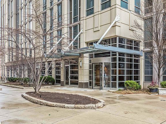 2nd image of 720 N Larrabee St APT 1201