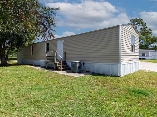 1500 State Highway 101 #14, Havelock, NC 28532