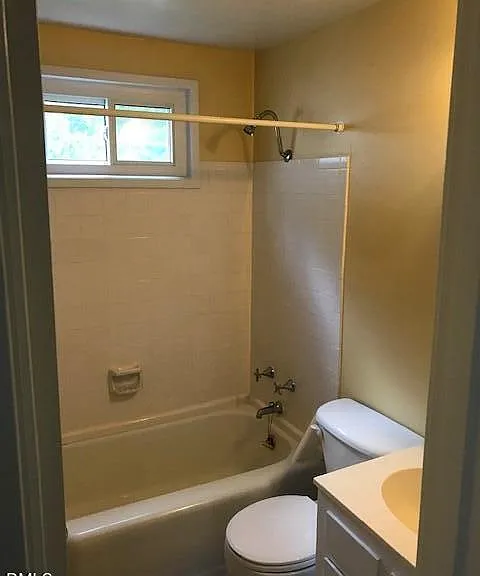 833 Daniels St #A — Photo 7