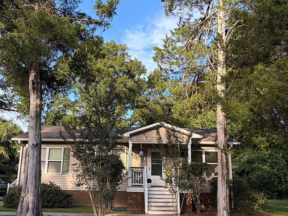 2nd image of 405 Crawfordville Rd