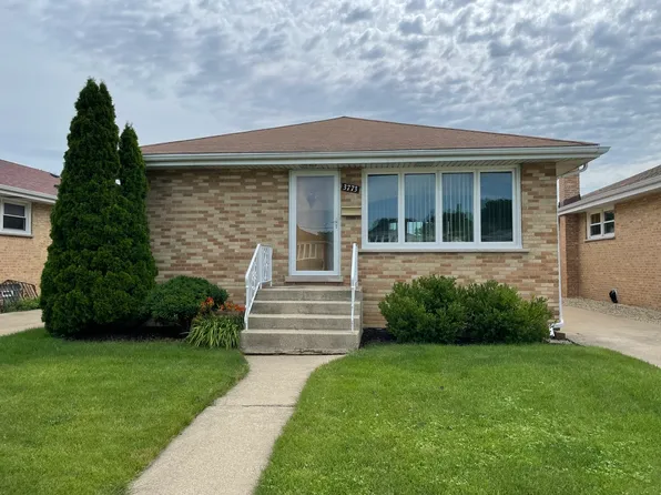 3773 Hawthorne St, Schiller Park, IL 60176