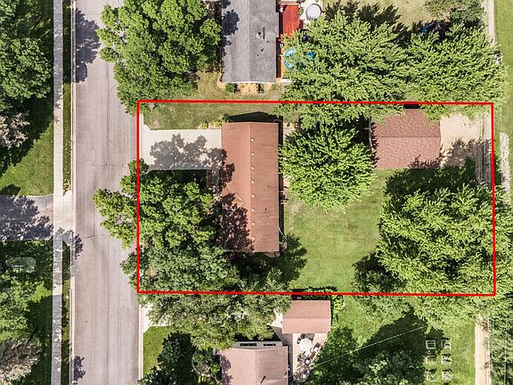4th image of 1111 2nd St S