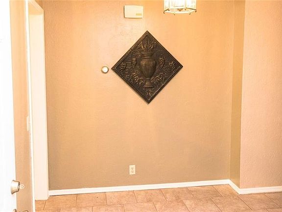 4th image of 705 Woodlawn Dr