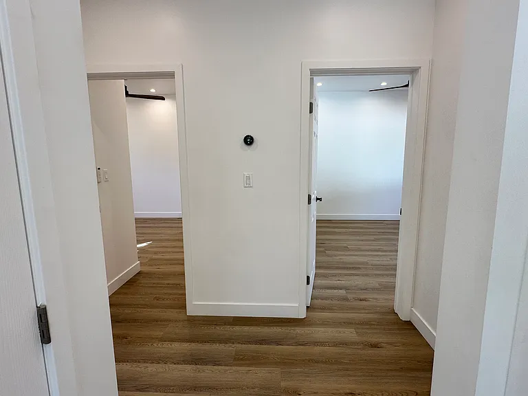 3617 W Victory Blvd — Photo 21