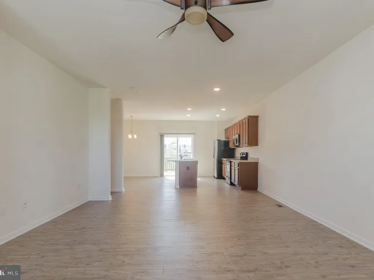 172 Drexel Ct — Photo 29