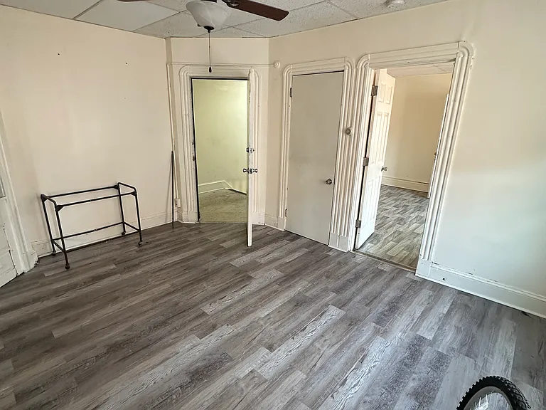27 Mortson St #3E — Photo 8