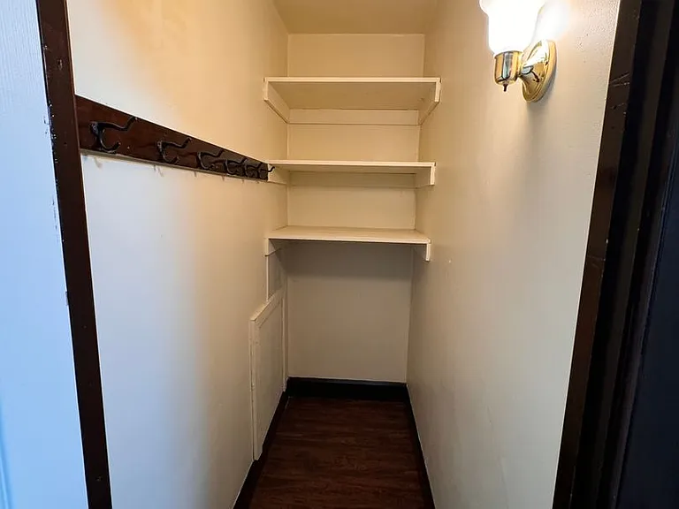 208 Pennsylvania Ave — Photo 11