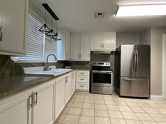 5th image of 107 Lafaye Ave