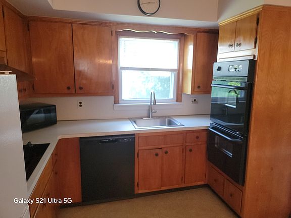 2nd image of 35 Smith St #1A