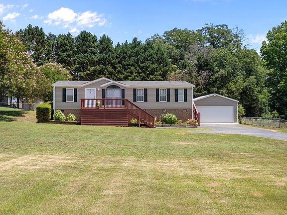 3rd image of 324 Groce Meadow Rd