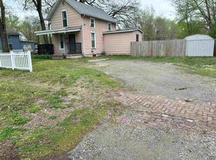 920 NE Monroe St, Topeka, KS 66608