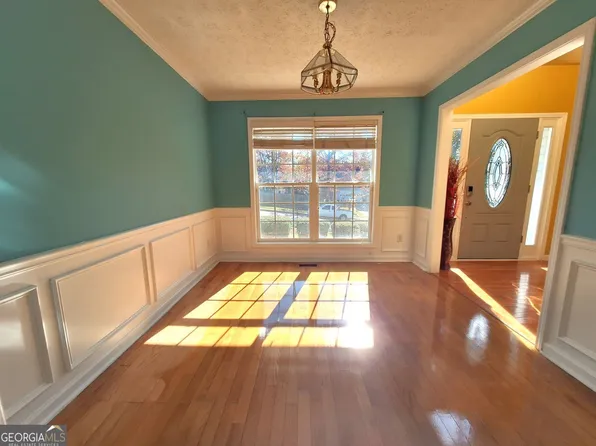 922 Melrose Woods Ct, Lawrenceville, GA 30045