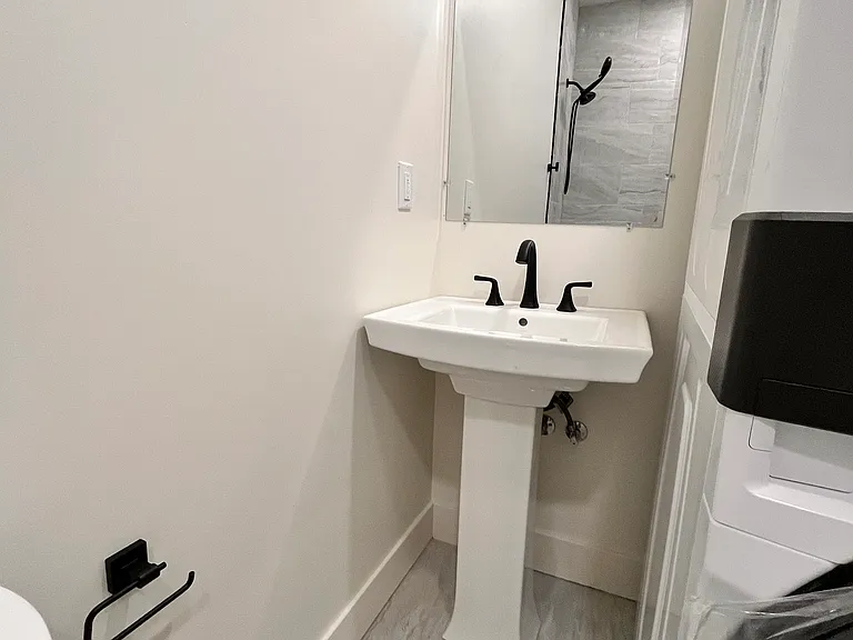 642 Elm St #1 — Photo 23
