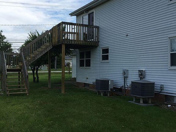 3rd image of 3407 Clover Dr