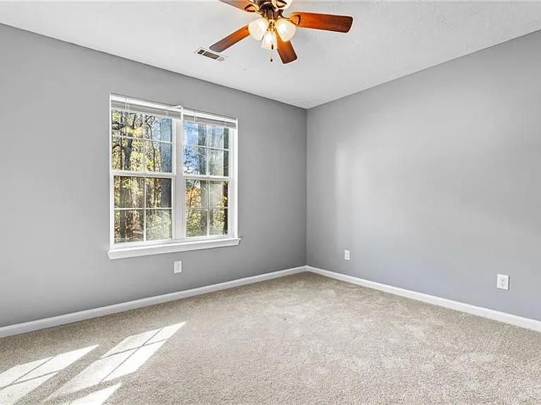 405 Christopher Ln — Photo 13