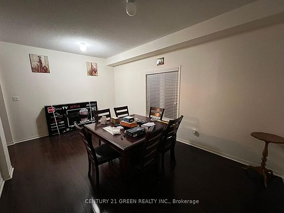 5th image of 40 Cookview Dr