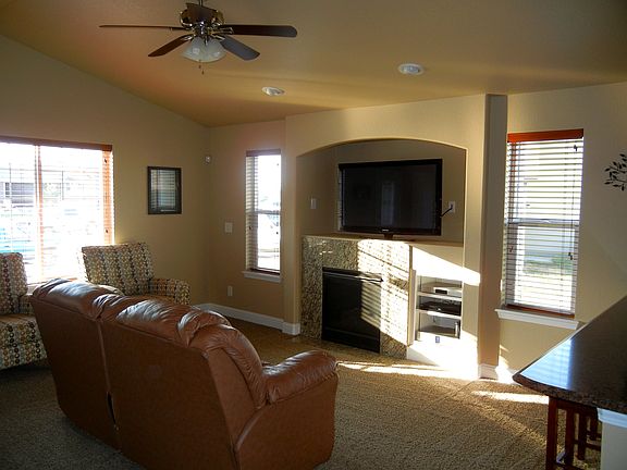 Fireplace - Built-In Shelves