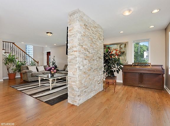 5th image of 801 Laurel Ave