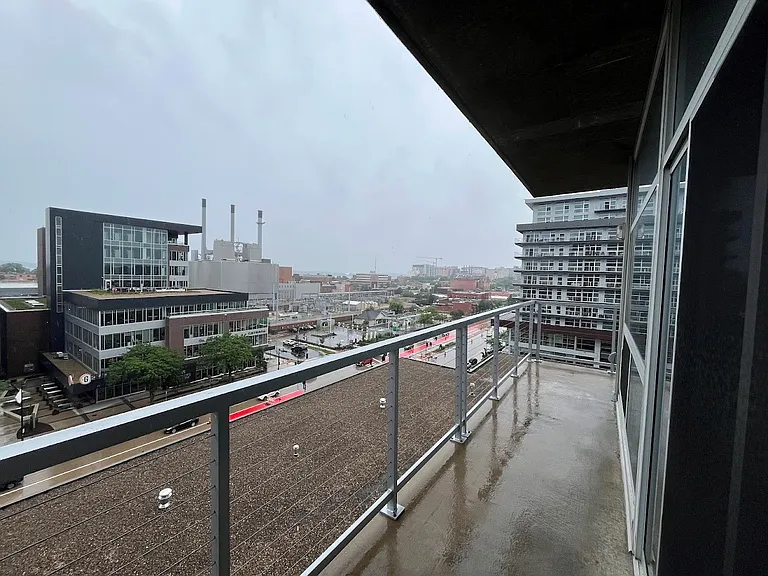 Galaxie High Rise Apartments — Photo 181