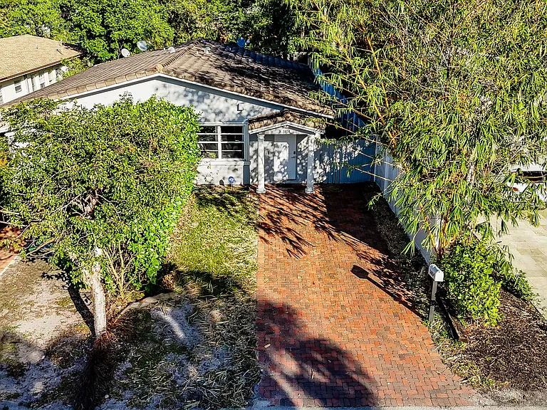 1404 NW 4th Ave — Photo 5