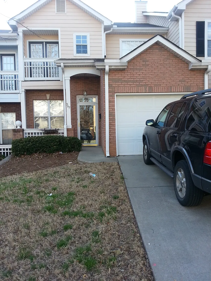 567 Reed St SE photo 1