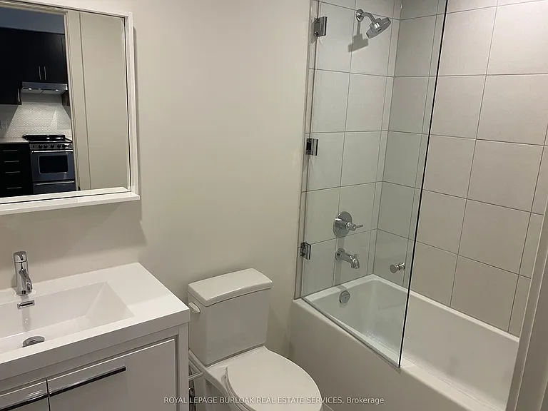 212 King William St E #423 — Photo 17