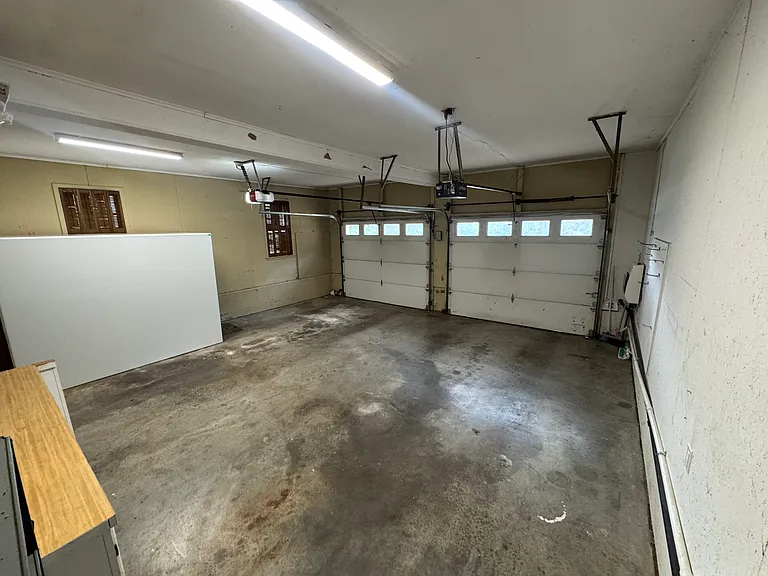 425 E Seneca St — Photo 18