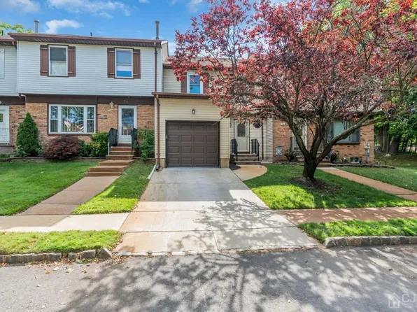 71 Corona Ct, Old Bridge, NJ 08857