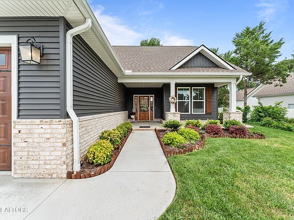 2nd image of 209 Chogi Ln