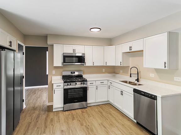3rd image of 351 Jacqueline Dr