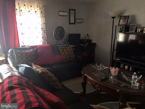 5th image of 250 Tanglewood Ln APT F3