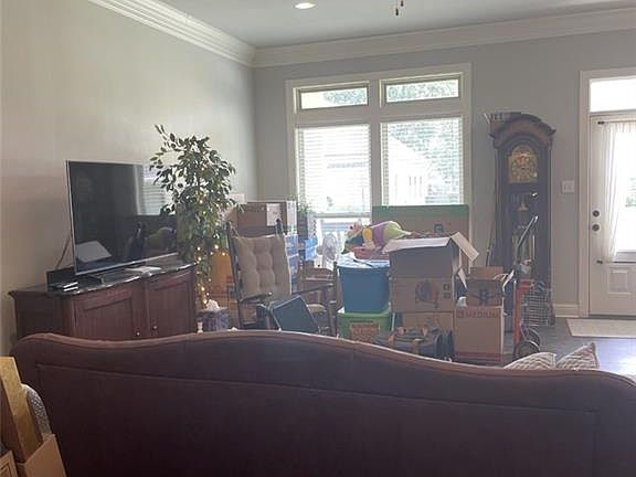 5th image of 805 Saint Joseph Dr
