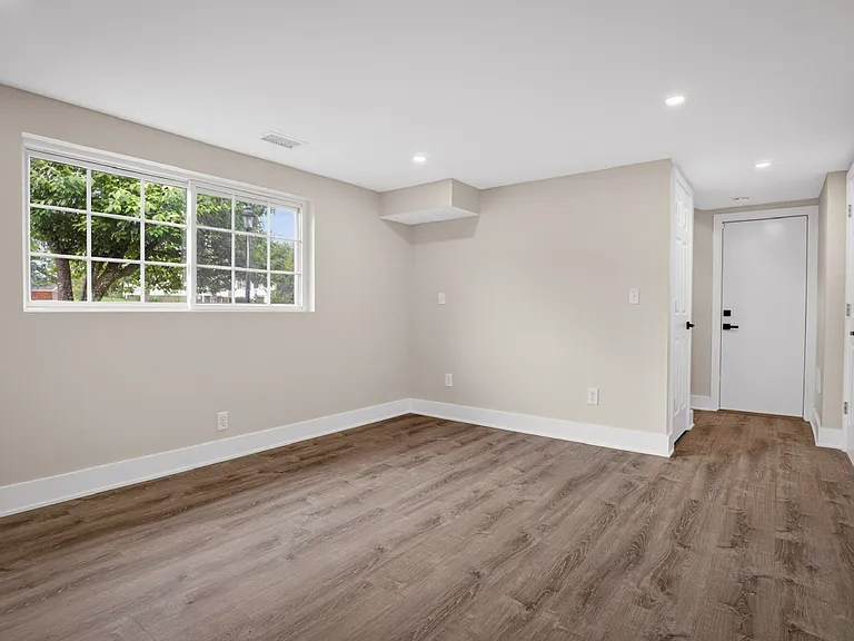 2016 Pembrook Dr — Photo 14