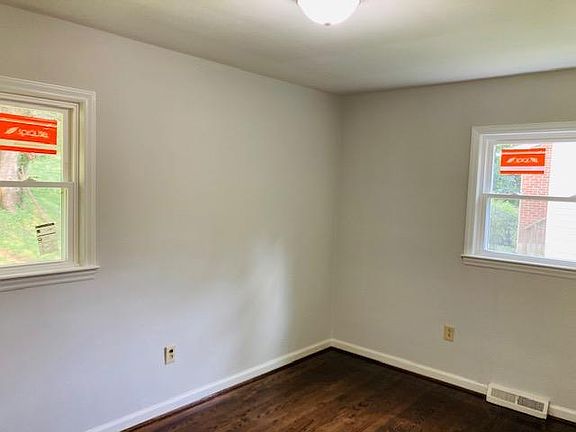 5th image of 1734 Greenbrier Ave SE