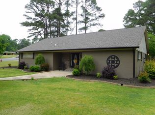 704 Browning Dr, Springhill, LA 71075