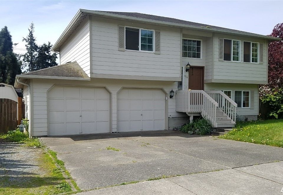 4 bedroom 2 bath home in great Stanwood location.