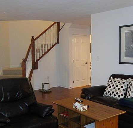 3rd image of 804 Raymond Dr