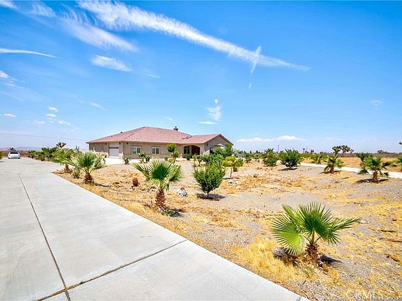 3rd image of 3789 Luna Rd