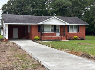 427 Island Grove Rd, Maxton, NC 28364